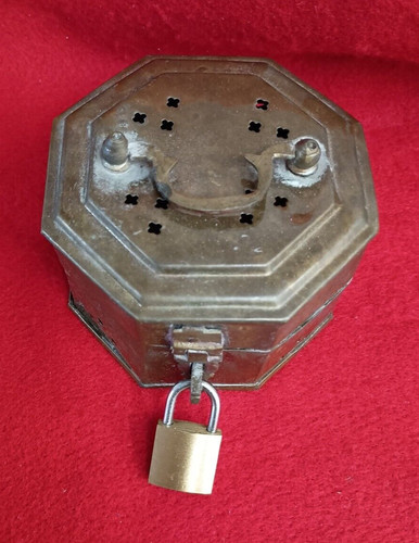 Vintage brass cricket box - brass,